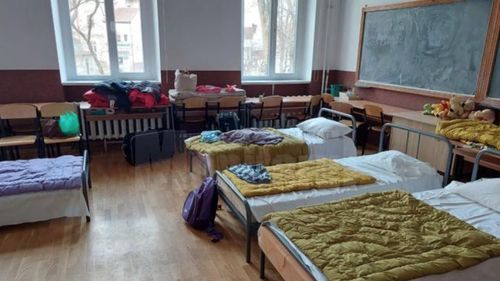 Școala din Siret (Suceava), transformată în adăpost pentru refugiați / 120 de persoane sunt cazate aici