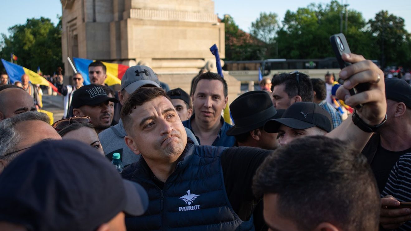 Publicație maghiară de opoziție: Fascismul care pătrunde pe ascuns în vecini / Extrema dreaptă românească, ilustrată de AUR, este antiglobalistă şi anti UE, homofobă şi xenofobă, şovinistă