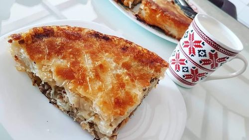 Slovenia: Mii de oameni vor primi înapoi banii pentru amenzile plătite în pandemie/ Cazul curierului amendat pentru că a făcut o pauză să-și mănânce burekul