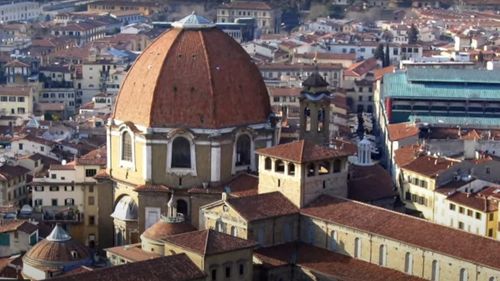 Oraşul Florenţa interzice cutiile de chei şi difuzoarele ghizilor pentru a combate turismul excesiv