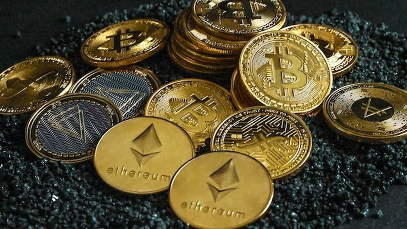 Instagram, YouTube, TikTok și Twitter, ținta plângerilor consumatorilor din UE privind publicitatea cripto