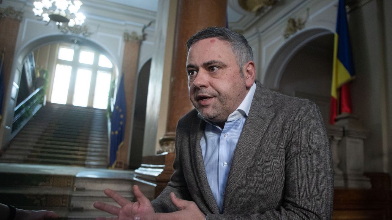 Deputatul PNL Gigel Știrbu cere demisia ministrului PSD al Agriculturii, după ce Florin Barbu l-a citat pe dictatorul Nicolae Ceaușescu pentru a justifica subvențiile pentru stuful din Deltă / „Un urmaș al partidului comunist nu are ce căuta la conducerea unui minister”