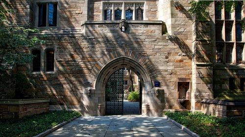 Studenți evrei de la o universitate americană, amenințați cu moartea / Li s-a cerut să evite clădirea unde se află sala de mese dedicată comunității lor / FBI anchetează