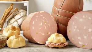 Mortadella italiană sărbătorește 364 de ani și este omagiată prin intermediul imaginilor din filmele în care a fost protagonistă