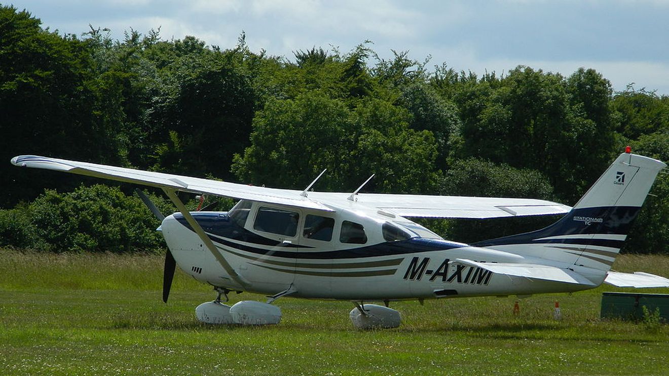 Jaf armat la o mină de aur din  Mexic. Autorii au fugit cu un avion plin cu lingouri
