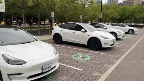 Tesla nu va lansa o variantă nouă a vehiculului Model Y anul acesta, a transmis Elon Musk