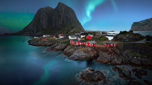 Atenţionare de călătorie - Codurile roşu şi portocaliu de inundaţii se menţin în Norvegia