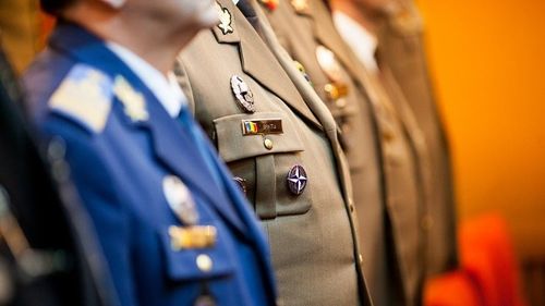 SURSE Conflictul dintre guvern și președinte pe tema mandatului generalului Ciucă: Ministerul Apărării ia în calcul atacarea decretului în contencios administrativ sau la Curtea Constituțională