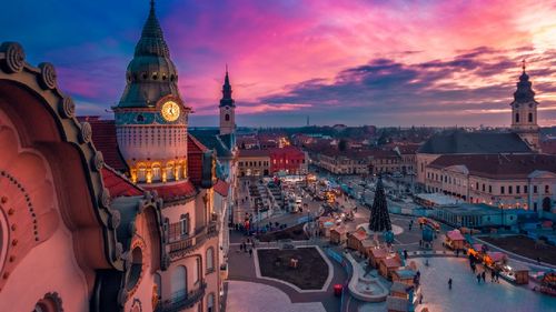 Care alegorice de la carnavalul florilor din Debreţin, la Oradea pentru Zilele Culturii Maghiare