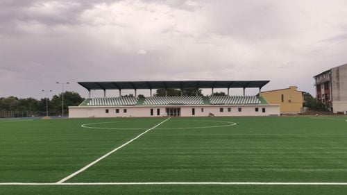 VIDEO FOTO Cel mai cochet stadion din Timișoara este aproape finalizat / Va avea tribună acoperită cu 417 locuri, gazon artificial, nocturnă și teren de atletism