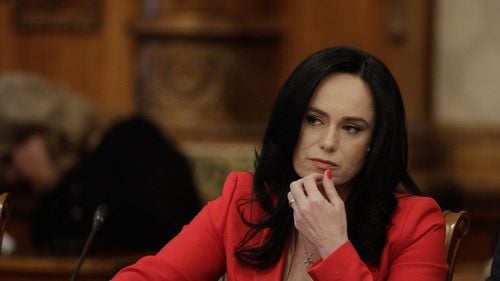 Premierul a prelungit mandatul lui Mihail-Adrian Oprescu, soțul ministrului Muncii, în funcția de secretar general al Agenției pentru egalitate de șanse