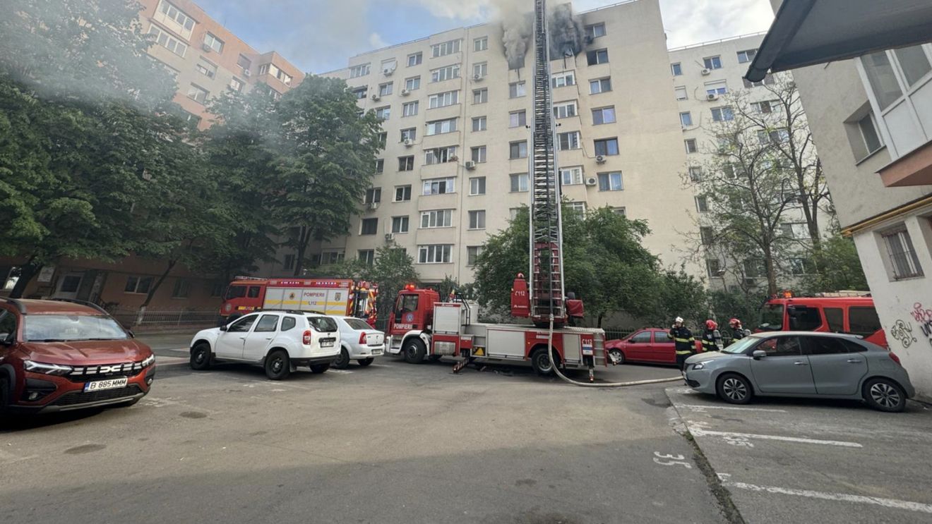 UPDATE Incendiu la un bloc de pe Bulevardul 1 Decembrie; doi morți, opt răniți