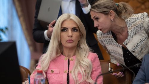 USR cere demiterea președintei Comisiei juridice a Camerei Deputaților, Laura Vicol, pentru modul în care a condus ședința în care s-au votat modificările la codurile penale