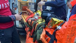 Un pasionat de enduro a ajuns la Urgențe după ce a căzut cu motocicleta în Piatra Craivii, în Alba/ Tânărul a fost evacuat de salvamontiști