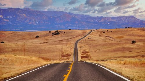 Peste 128 de milioane de americani, sub avertizare de căldură / Aproximativ 2 milioane de locuințe din sud-estul Texasului sunt fără electricitate din cauza unei furtuni tropicale / Canada se pregăteşte de incendii