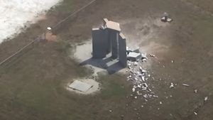 VIDEO Un misterios monument de granit, supranumit "Stonehenge-ul american", distrus în miez de noapte în sudul Statelor Unite