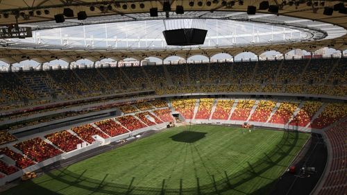 Nicușor Dan: Am semnat contractul pentru repararea și mentenanța acoperișului de la Arena Națională. Povestea acestuia este încă o dovadă a nepăsării foștilor primari Oprescu și Firea