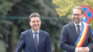 EXCLUSIV VIDEO INTERVIU Dominic Fritz: Sunt mai multe propuneri venite din partea noastră pentru serviciile secrete / Nu cred că numele lui Predoiu și Abrudean vor mai fi pe masă la numirea de la SRI / PSD ar fi mai fericit fără noi pentru că USR are o voință reală de reforme