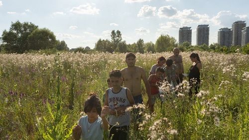 „Acasă”, cel mai premiat documentar românesc al anului, din 18 septembrie în cinematografe