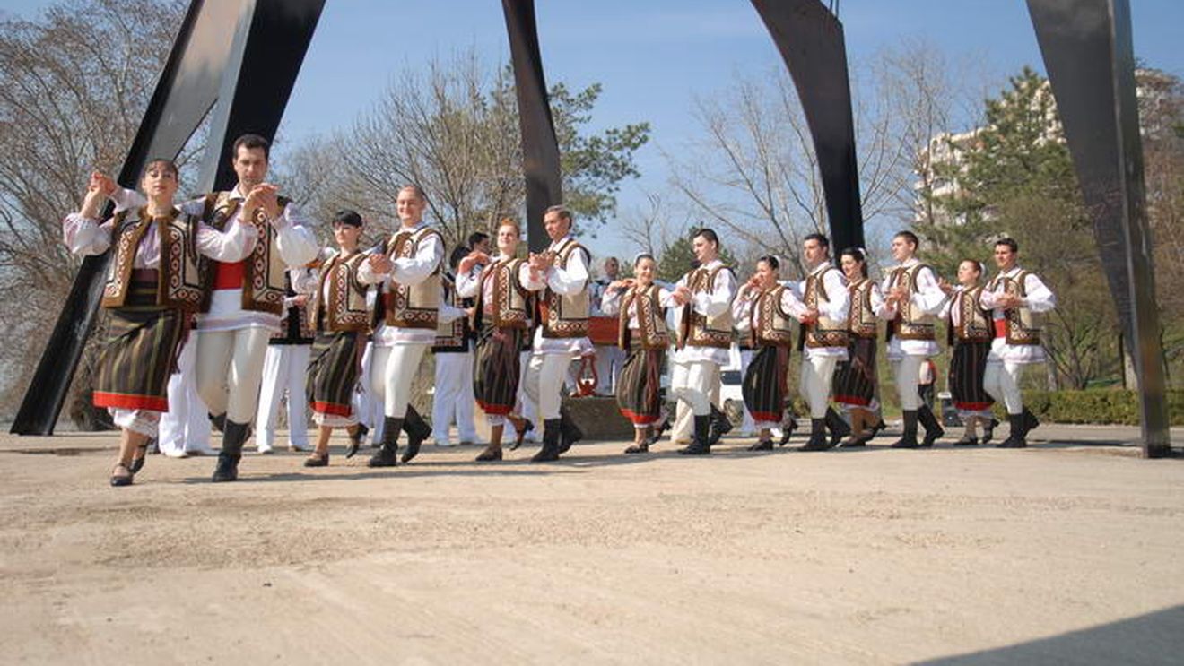 Galațiul devine capitala folclorului internațional / Muzică, dans și tradiție la Festivalul Internațional de Folclor „Doina Covurluiului”