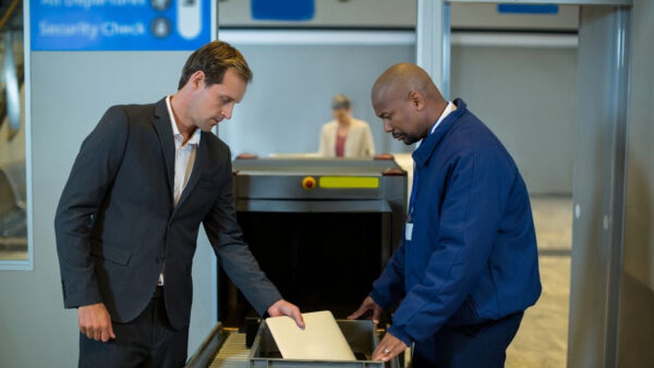 Ce aeroporturi din România au echipamente care ar permite ridicarea restricţiilor de securitate