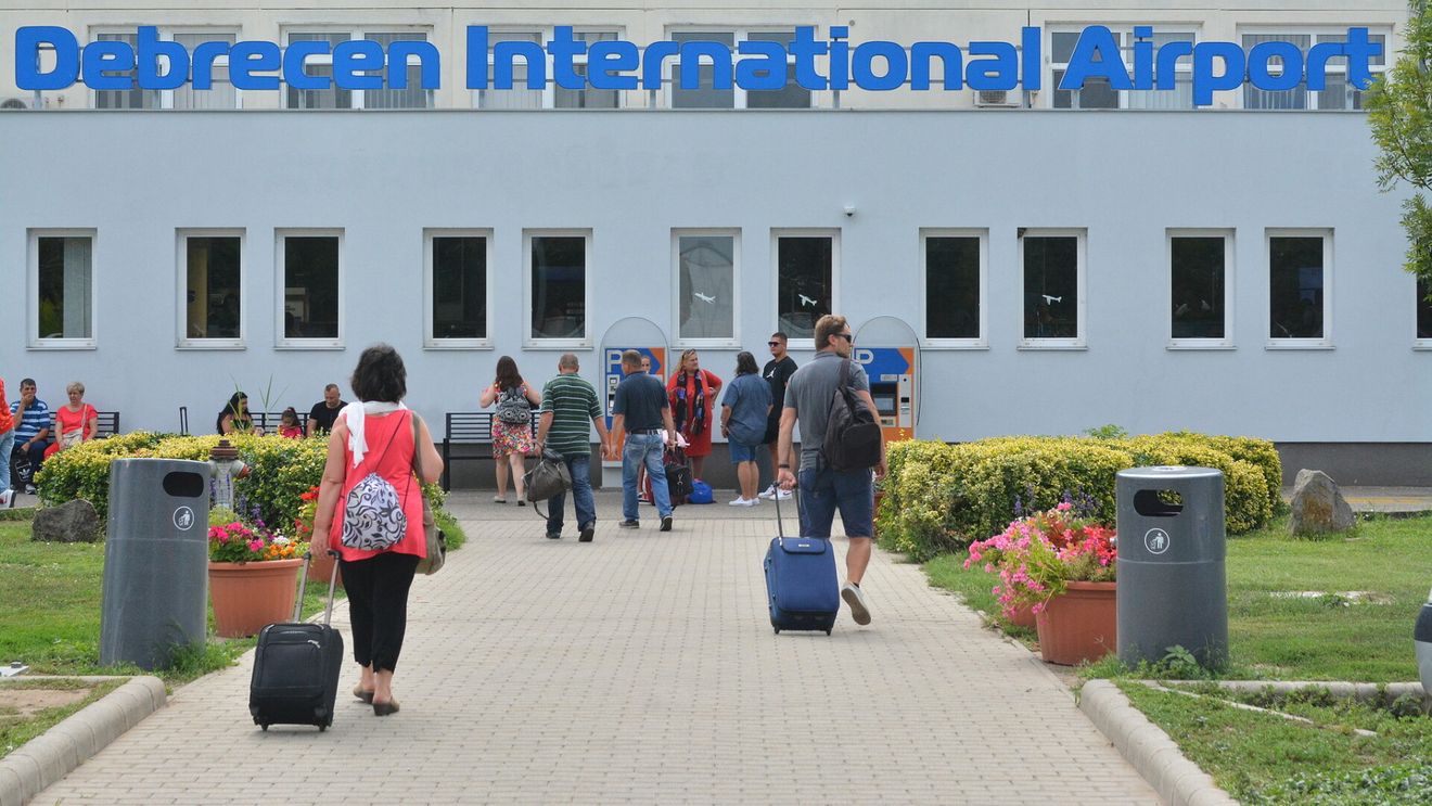 Aeroportul Internaţional din Debrețin a fost închis temporar. Sunt defecţiuni la pistă din cauza caniculei, reparaţiile vor dura cel puţin o săptămână