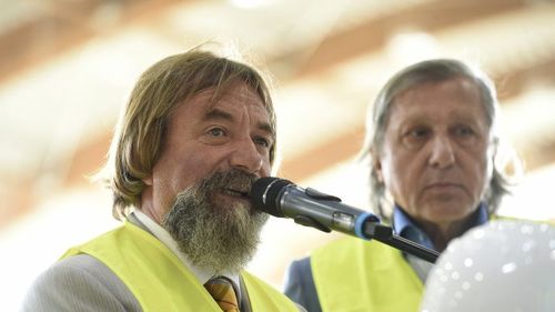 BREAKING Primarul liberal din Otopeni, Silviu Constantin Gheorghe, a fost reținut de DNA pentru abuz în serviciu în formă continuată. Prejudiciu de 35 de milioane de lei