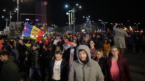Florin Cîțu: Îi înțeleg pe români că, după un an de zile, au obosit. Oamenii pot să protesteze cât timp nu încalcă legislația în vigoare / Până în august, ar putea fi vaccinate 10 milioane de persoane
