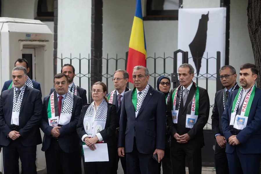 Ambasada Palestinei, miting de sustinere, palestinieni, Fasia Gaza, Ambasadorul Palestinei la București, Issam Masalaha