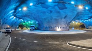 Cum arată tunelurile subacvatice care conectează insule îndepărtate la jumătatea distanței dintre Islanda și Scoția