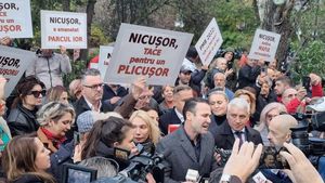 Clotilde Armand îi îndeamnă pe social-democrații lui Negoiță să pună mâna pe carte: Nu pot să mă abțin, toate mesajele au virgula între subiect și predicat