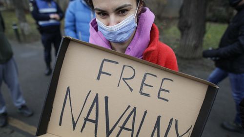 Unul dintre avocații lui Navalnîi a fost arestat după ce mai multe case au fost percheziționate, susțin aliații opozantului rus