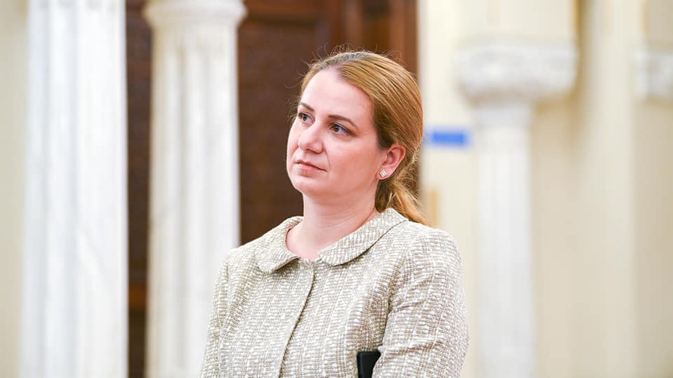 Filmarea lecțiilor cu camerele de supraveghere de la Bac și Evaluarea Națională și transmiterea lor online, una dintre soluțiile pentru începerea școlii, anunță Ligia Deca, consilier prezidențial