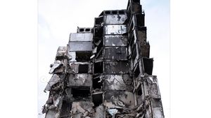 Banksy, cel mai celebru artist anonim de graffiti, s-ar afla în Ucraina / O lucrare a lui apare pe o clădire avariată din Borodianka, lângă Kiev