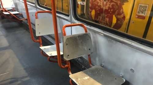 Control al Protecției Consumatorilor în depourile STB, miercuri dimineață. Mai multe mijloace de transport au fost oprite să iasă pe traseu