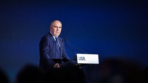 DOCUMENT Guvernul Bolojan anunță reducerea în medie cu 20% a numărului bugetarilor / Plafonarea pensiilor și salariilor la bugetari / Creșterea normei din educație / Reducerea sporurilor / Reducerea normei la poliția locală / Crește rovinieta