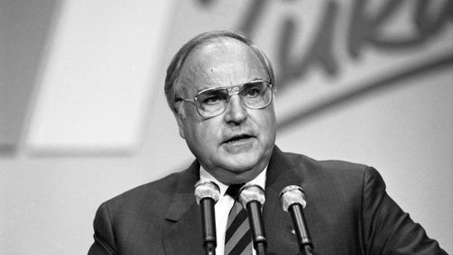 Der Spiegel: Fostul cancelar german Helmut Kohl s-a opus extinderii NATO către Est, relevă documente declasificate