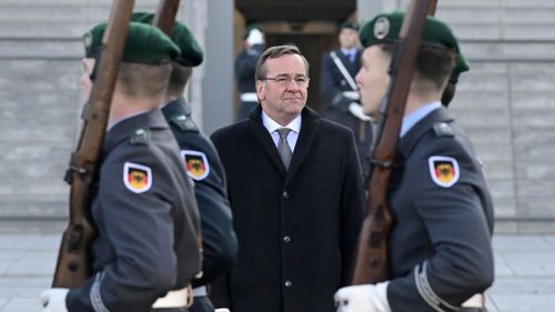 Propunerea reintroducerii serviciului general obligatoriu în Germania, criticată de parlamentari din coaliţia de guvernare