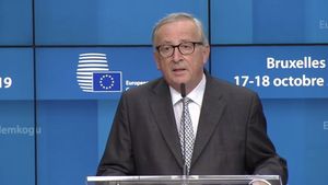 VIDEO Moment emoționant cu Jean-Claude Juncker, Mr. Euro, gâtuit de emoție în timp ce își ia adio de la ziariștii din Bruxelles