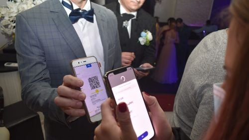 Noi detalii despre viitorul Certificat digital Covid necesar la job: Va fi obligatoriu când numărul de cazuri de infectare crește trei săptămâni consecutiv cu coeficientul de 1,5