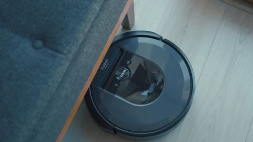 Amazon renunţă la iRobot, după ce n-a obținut aprobarea de reglementare a UE/ Producătorul de aspiratoare va concedia 31% din angajați