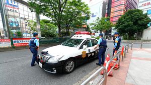 Circa 20 de persoane rănite după ce un bărbat a pulverizat o substanţă necunoscută într-un centru comercial din Tokyo