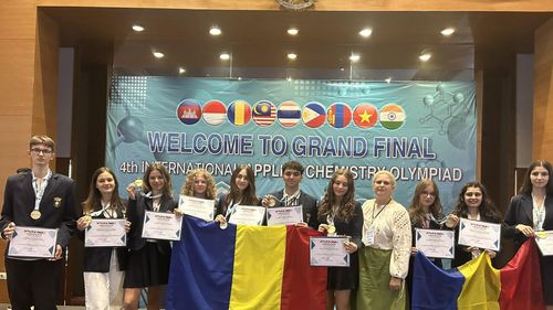Edupedu.ro: România a câștigat 10 medalii de aur la Olimpiada Internațională de Chimie Aplicată din Indonezia. Elevii și-au plătit singuri biletele de avion, după ce Ministerul Educației ar fi refuzat să susțină participarea