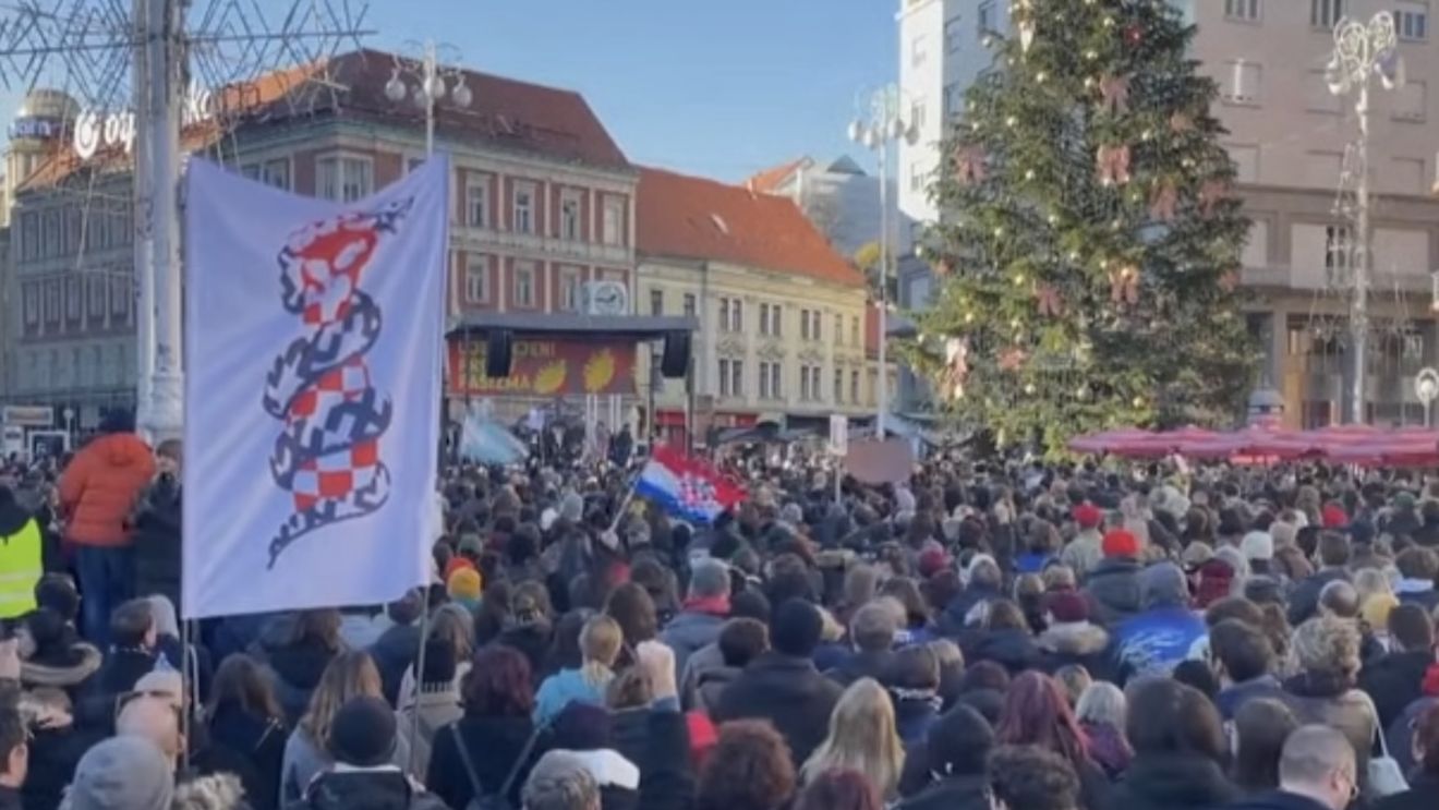 Croația în stradă: Mii de persoane au protestat față de extrema dreaptă / „Tot ce se întâmplă în jurul nostru este foarte periculos”