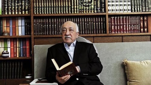 Fidelii i-au adus un ultim omagiu lui Fethullah Gulen, clericul islamist turc auto-exilat în Statele Unite, dușmanul regimului președintelui Turciei, Recep Tayyip Erdogan