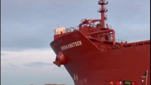 O navă a ONG-ului Greenpeace a ținut blocat accesul navelor petroliere în portul grupului Preem la Lysekil, la circa o sută de kilometri nord de Goteborg