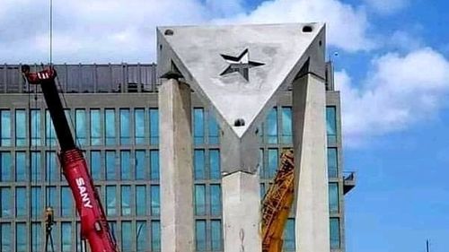 Cuba construiește un drapel gigantic din beton, înalt de 12 metri, în fața ambasadei americane