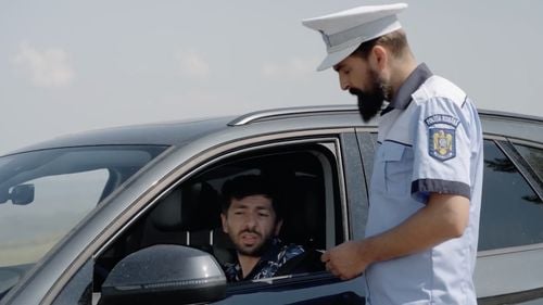 Mircea Bravo implicat într-un accident auto în Bihor / El a anunțat poliția după ce a intrat cu mașina într-un stâlp