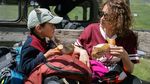 Ce alimente poți lua în mașină sau în tren când pleci în concediu pe caniculă. Gustările care rezistă ore întregi fără să se altereze