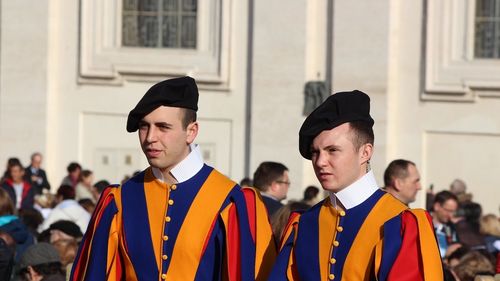 Garda Pontificală va primi barăci cu secțiune pentru cazarea femeilor / Noua cazarmă va costa peste 54 de milioane de euro